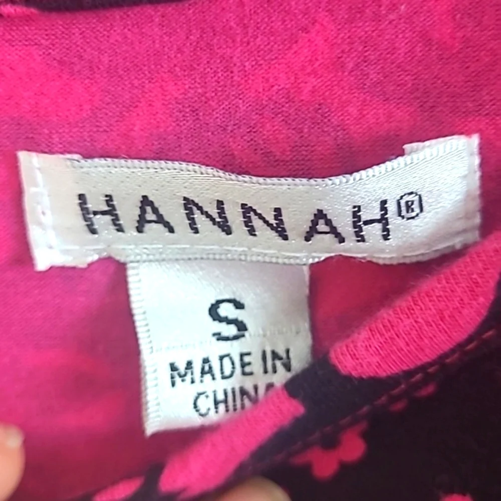 Hannah T-shirt short sleeve fuchsia bright pink black floral print boat neck - Picture 6 of 7